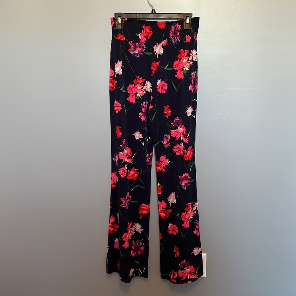 Express Pants - Picture 3 of 4